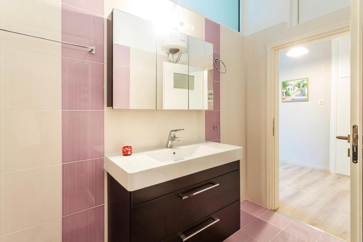 Kalamata Rose Nest - Urban Comfy Escape מראה חיצוני תמונה